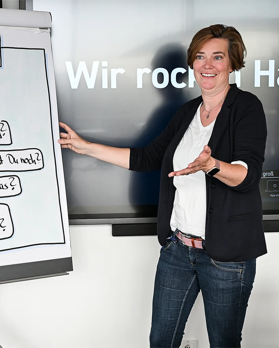 Sabrina Räther beim Präsentieren Sabrina Räther beim Präsentieren