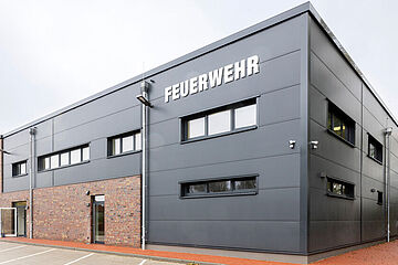 Das neue Feuerwehrgebäude in Mönkeberg, Vorderansicht