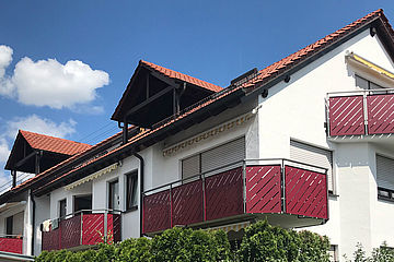 Neue Fassade an einem Mehrfamilienhaus in der Karlstraße in Wendlingen
